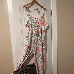 Really cute jumper. Floral NWOT